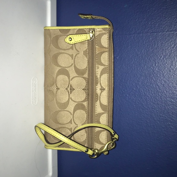 Coach wallet !! - Picture 3 of 4